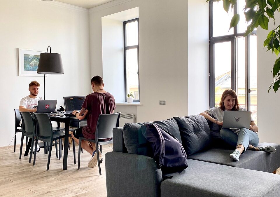 Qui peut travailler dans un espace de coworking ?